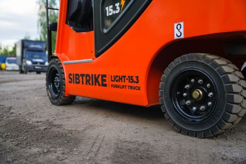 Вилочный погрузчик Sibtrike SF4 Light 15.3LA 1500 кг